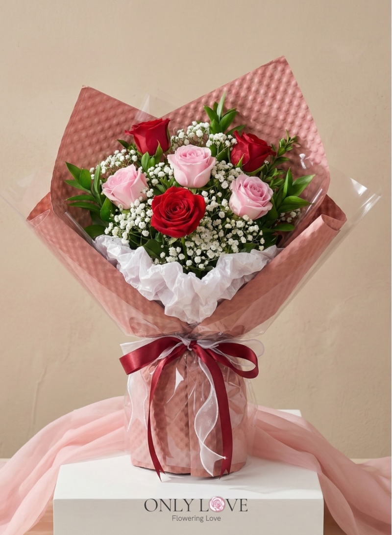 L75 Enchanted Blush Roses Bouquet (M)
