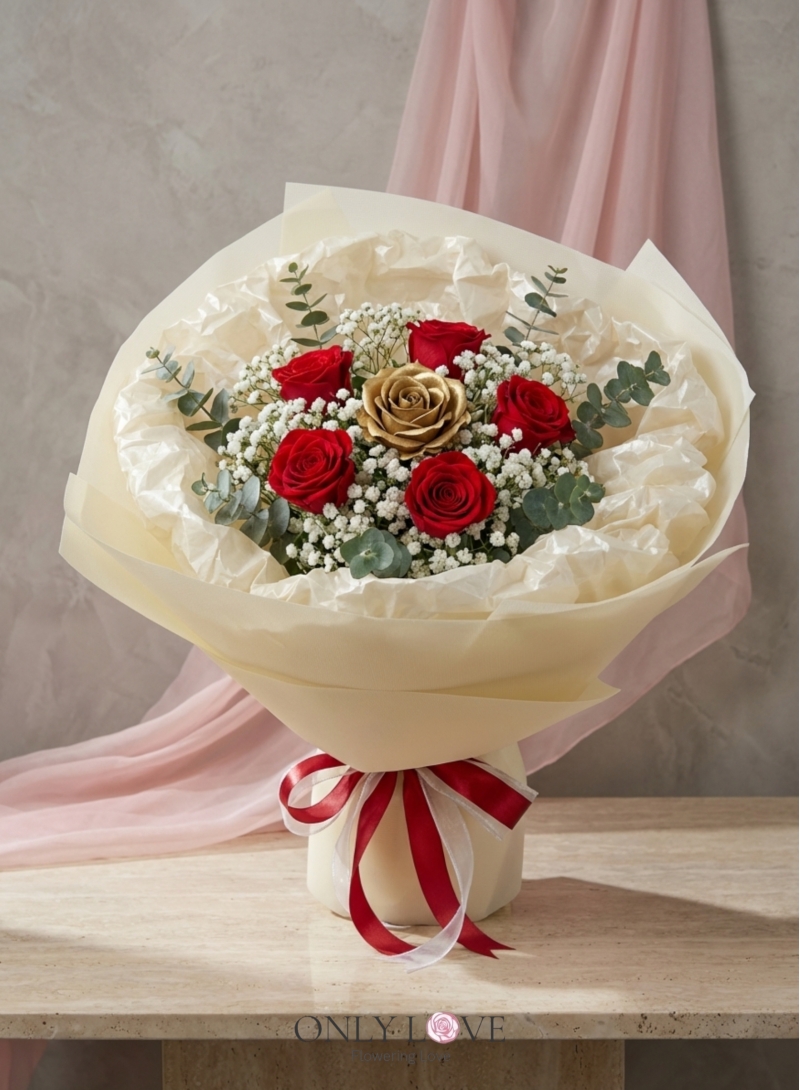 L148 Enchanted Blush Roses Bouquet (M)