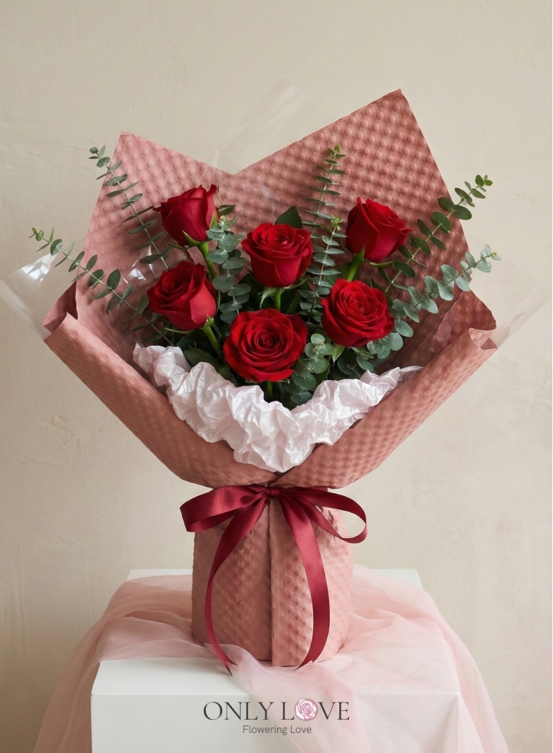 L123 Enchanted Blush Roses Bouquet (M)