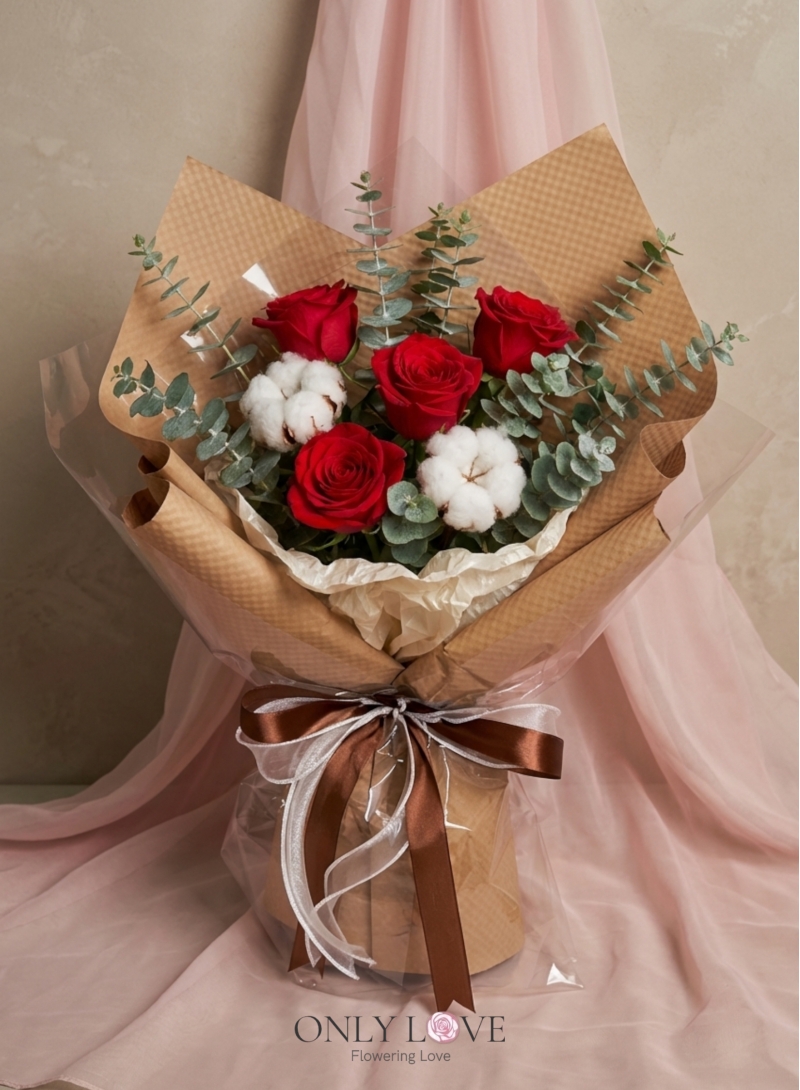 L133 Enchanted Blush Roses Bouquet (M)