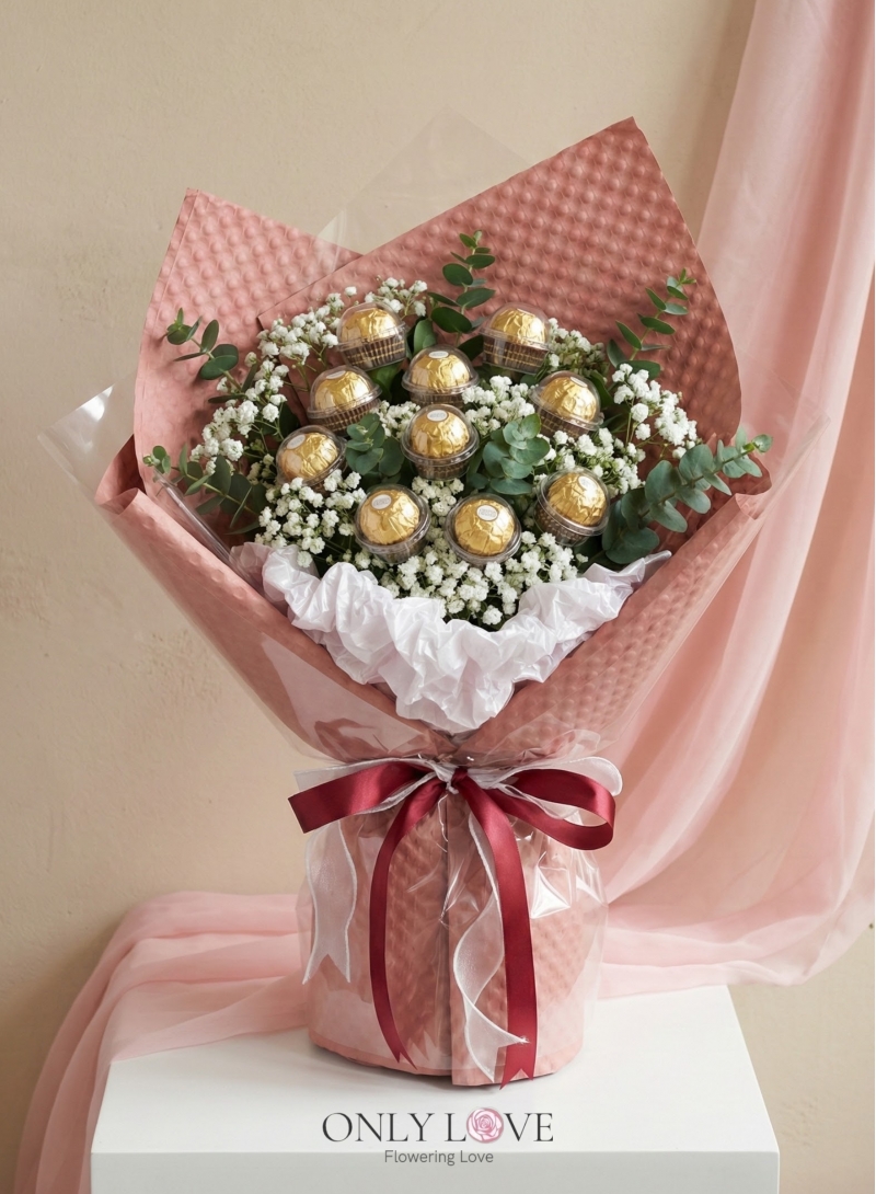 E08 Enchanted Blush Ferrero Rocher Bouquet (M)