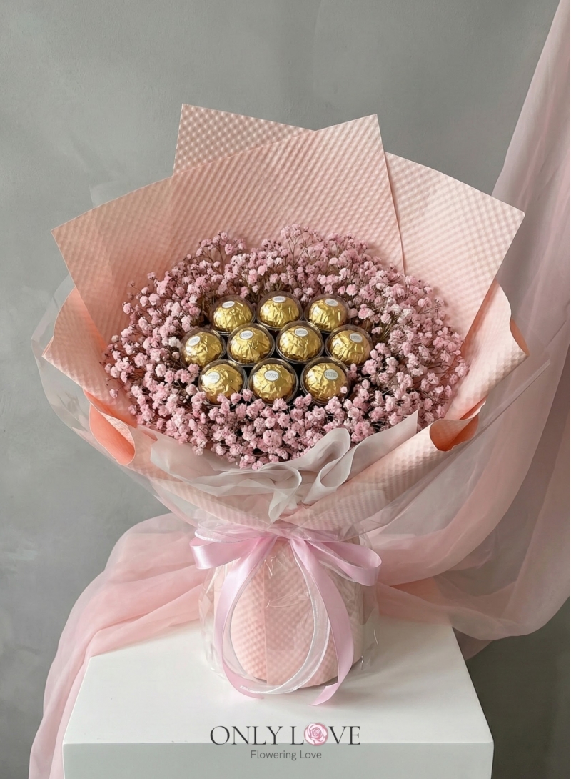 E07 Enchanted Blush Ferrero Rocher Bouquet (M)