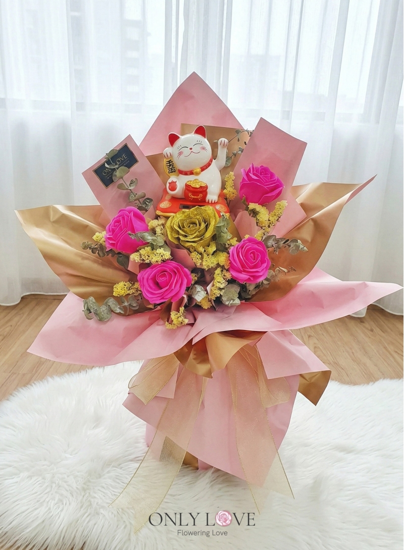 SF41 Fortune Cat Table Bouquet (Artificial)