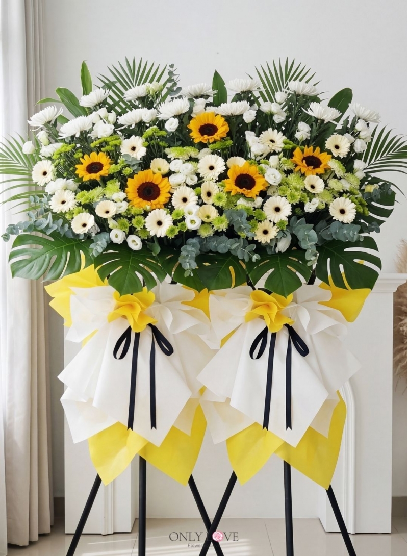 C166 Sympathy Flowers Stand (5.5ft Height)