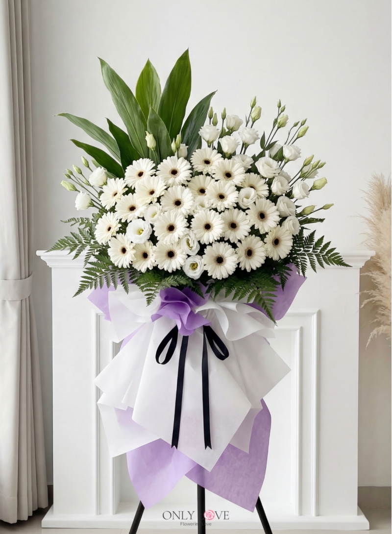 C139 Condolence Flower Box
