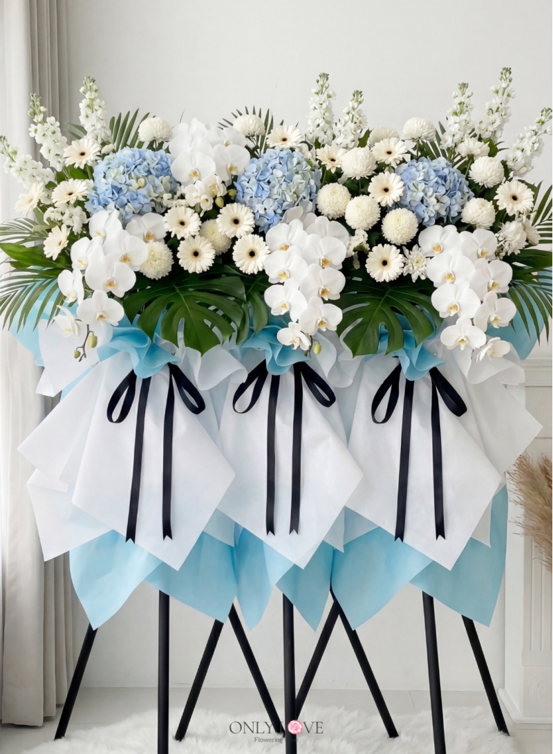 C173 Sympathy Flowers Stand