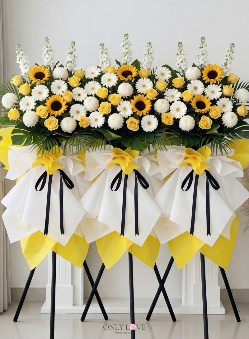 C177 Sympathy Flowers Stand