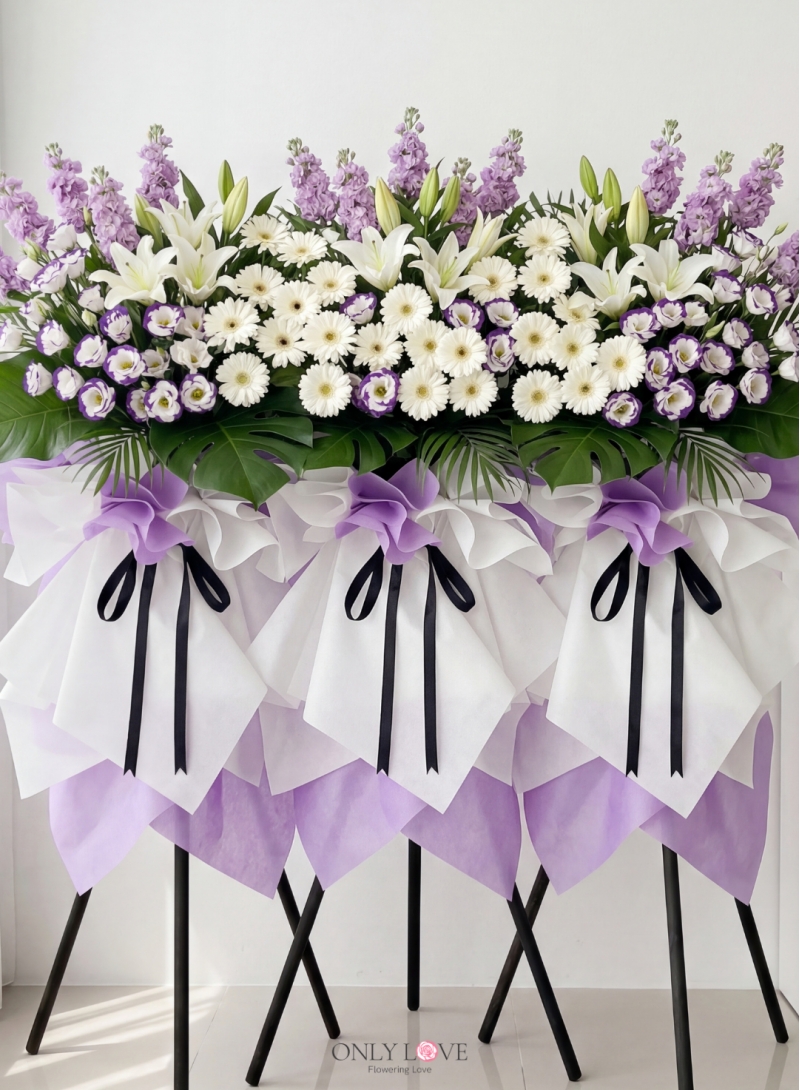 C180 Sympathy Flowers Stand