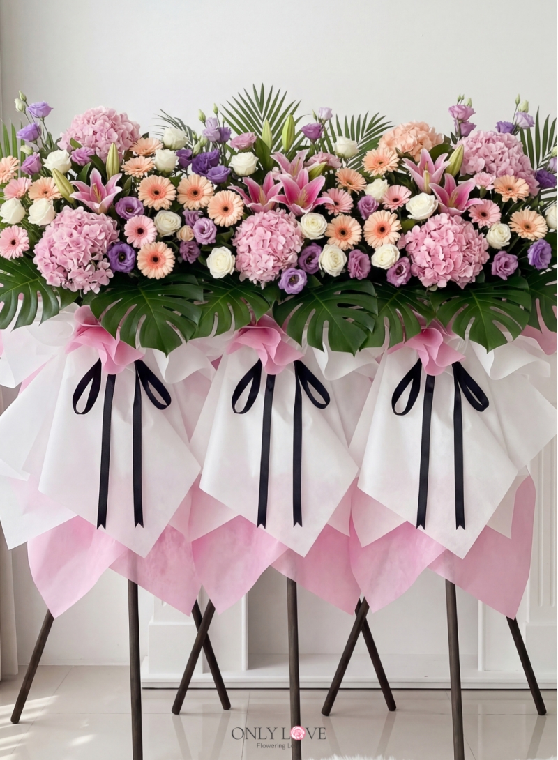 C183 Sympathy Flowers Stand