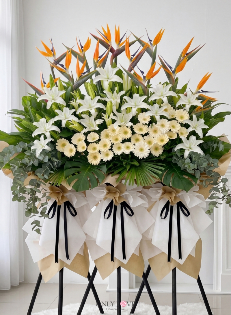 C147 Condolence Wooden Stand