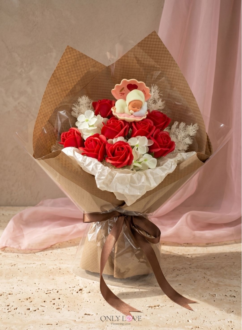 LB24 Twinkle Twinkle Doll with Soap Flower Bouquet (Artificial)