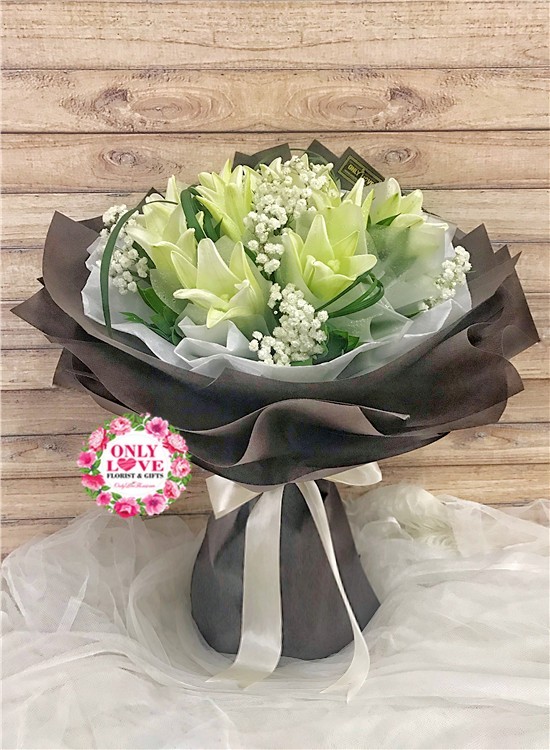 A01 Lilies Bouquet