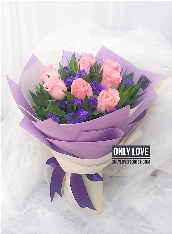 L101 Rose Hand Bouquet