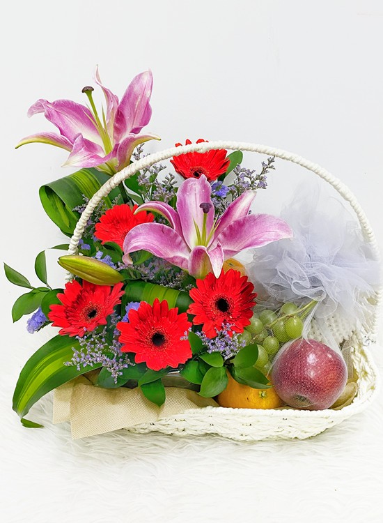 F07 Fruits & Flowers Basket