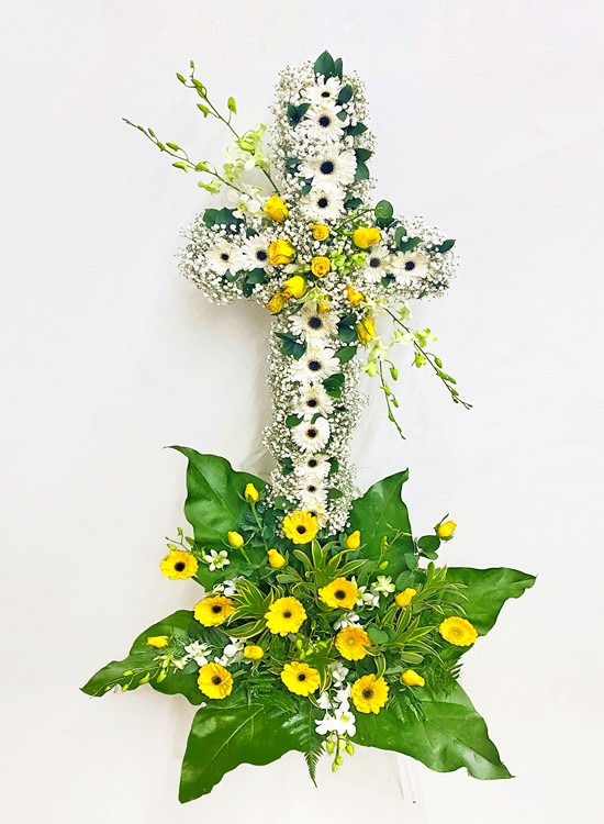C100 Cross Condolence Flowers