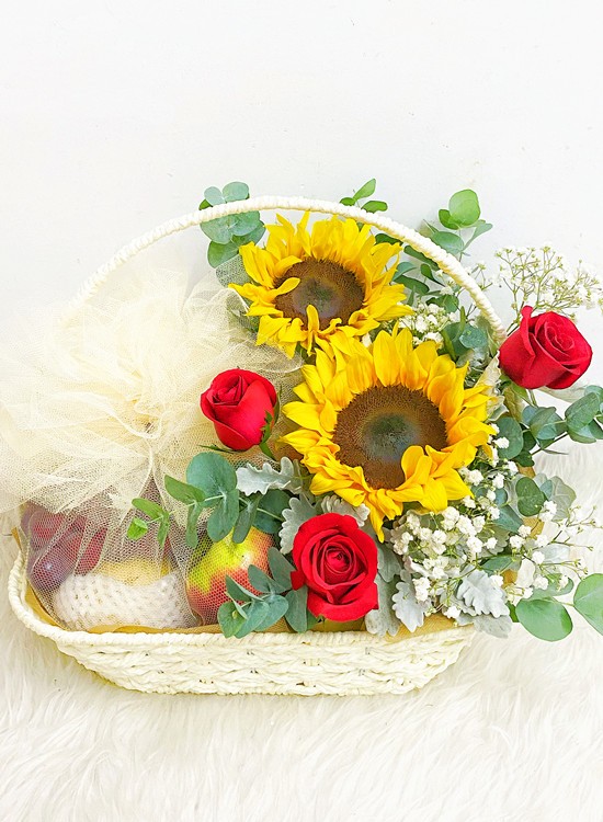 F31 Fruits & Flowers Basket