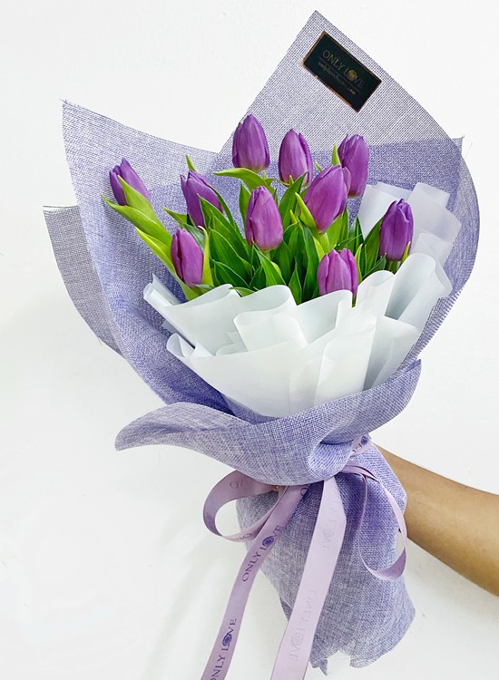 THB10 Tulip Bouquet