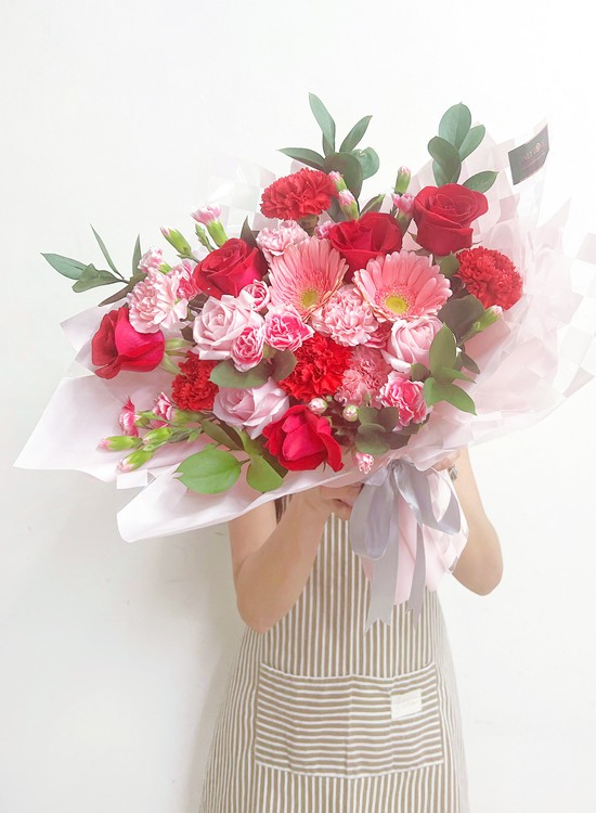 MD021 Carnation Bouquet