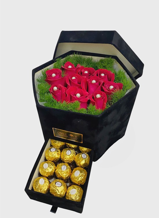 CF004 Choc & Flower Gift Box
