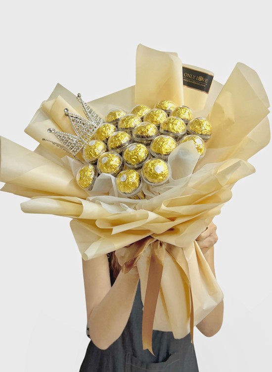 E02 Fancy Cream Chocolate Bouquet