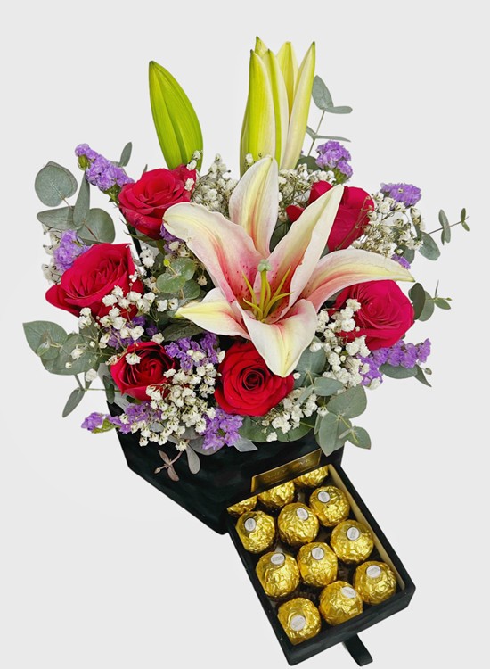 CF034 Choc & Flower Gift Box