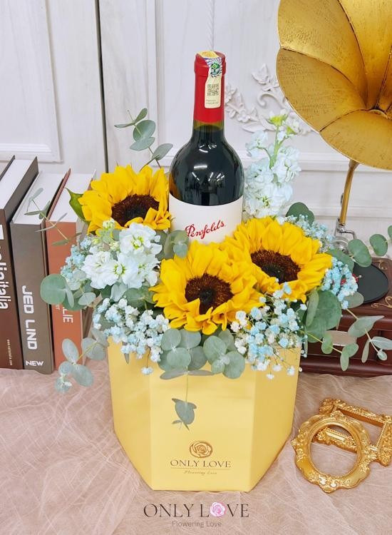 BB074 Sunflower Red Wine Bloom Box
