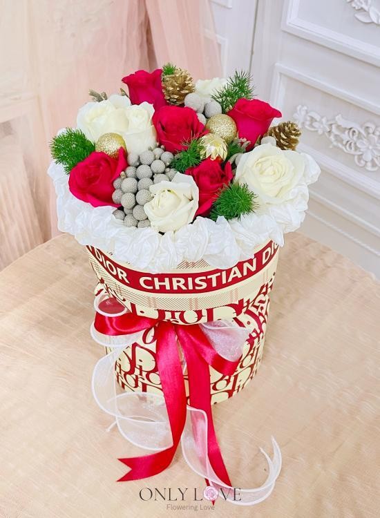 CM004 Christmas Bouquet