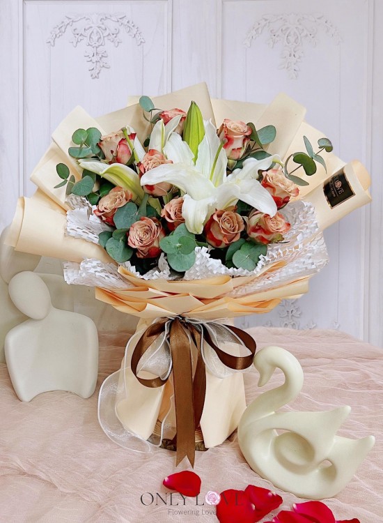 L41 Korean Style Rose Bouquet (Lilies)