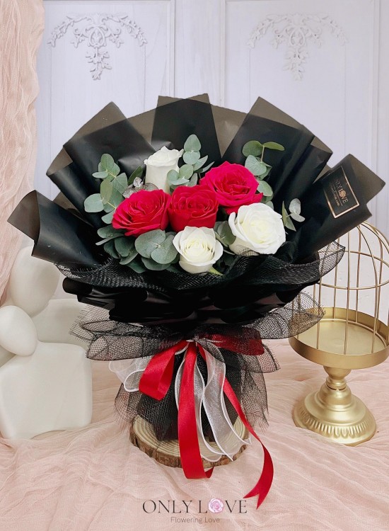 L22 Korean Style Rose Bouquet