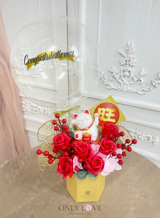 BB081 Fortune Cat Preserved Roses Bloom Box