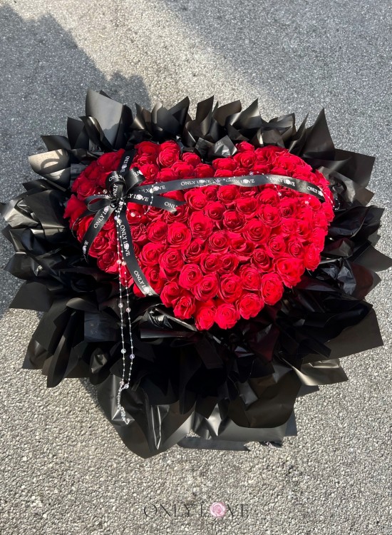 L42 99 Roses Heart Shaped Bouquet