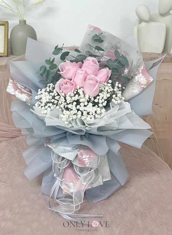 L18 Classic Elegance Rose Bouquet