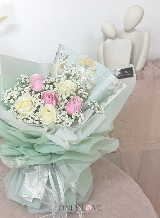 L68 Classic Elegance Rose Bouquet