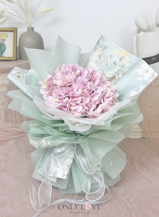 HGB008 Classic Elegance Hydrangea Bouquet