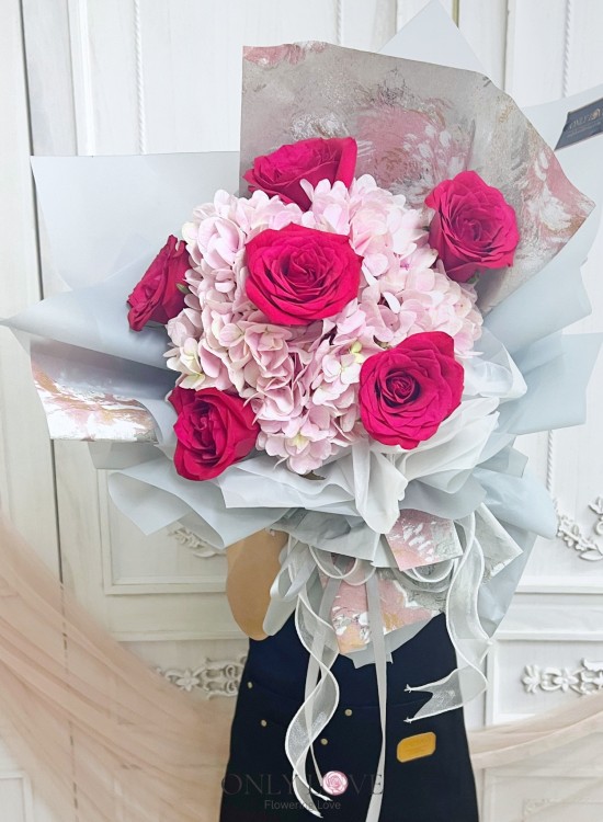 HGB009 Classic Elegance Rose Hydrangea Bouquet