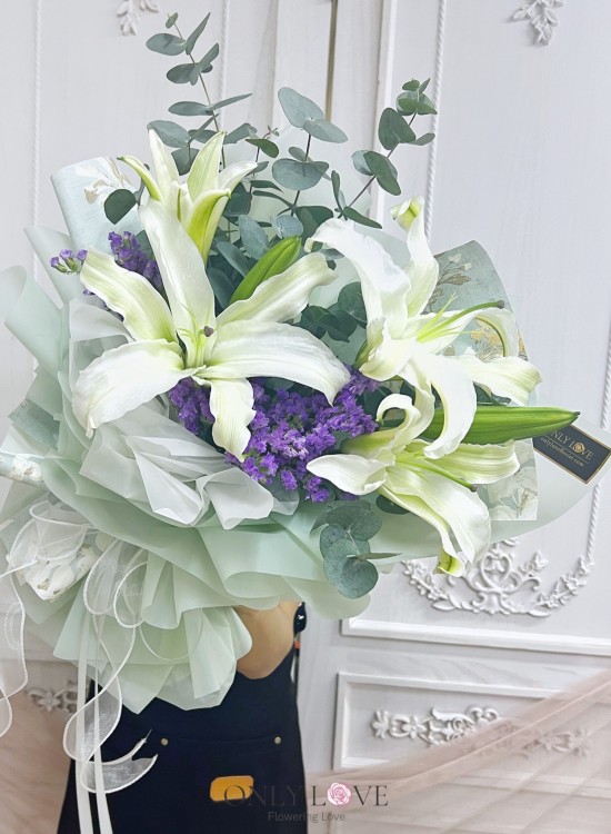 A25 Classic Elegance Lilies Bouquet