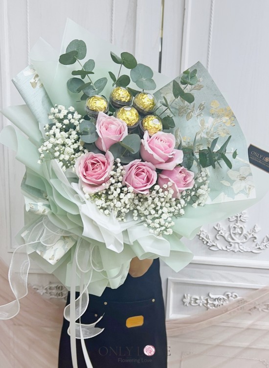 L78 Classic Elegance Rose Choc Bouquet