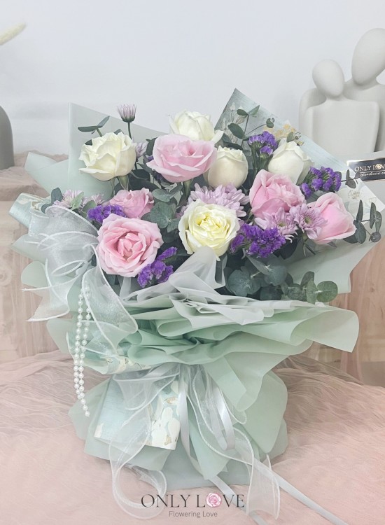 L141 Classic Elegance Rose Bouquet