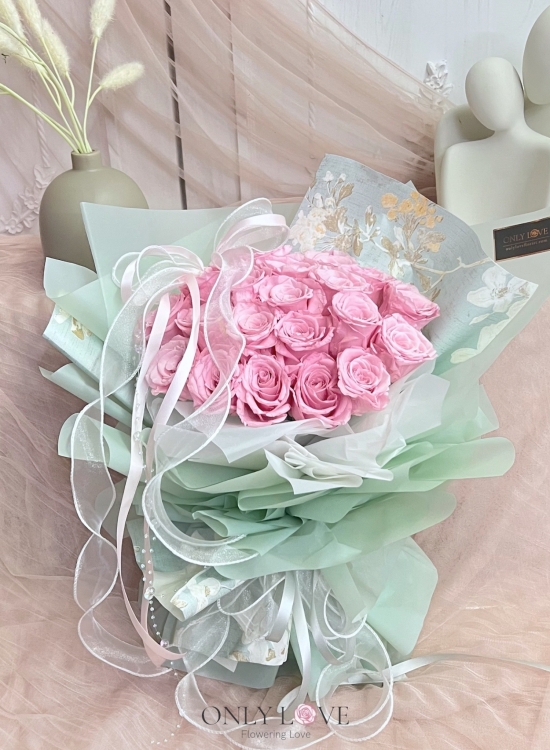 L161 Classic Elegance Rose Bouquet