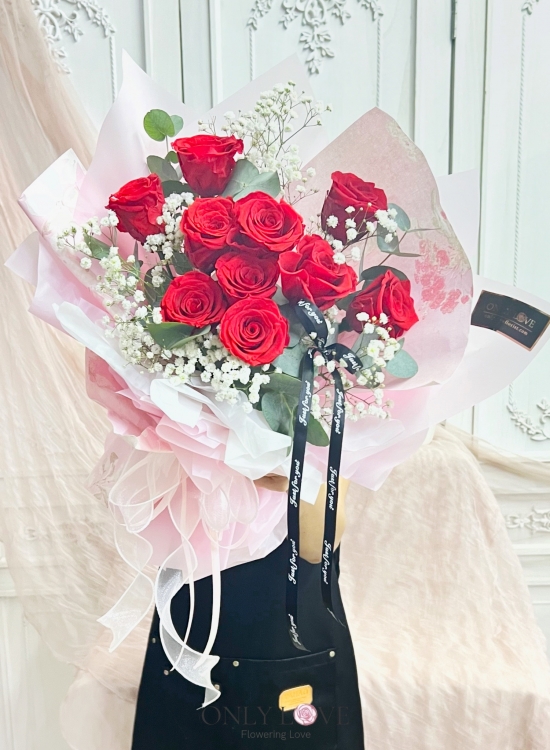 L160 Classic Elegance Rose Bouquet