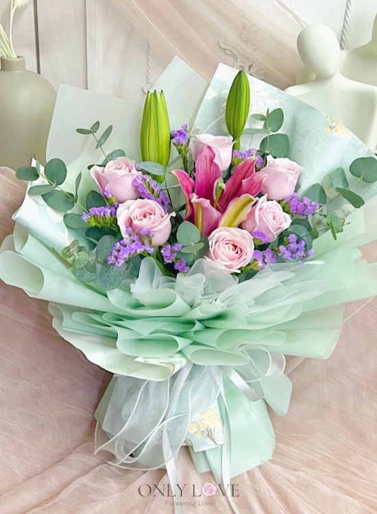 L41 Classic Elegance Rose Lilies Bouquet