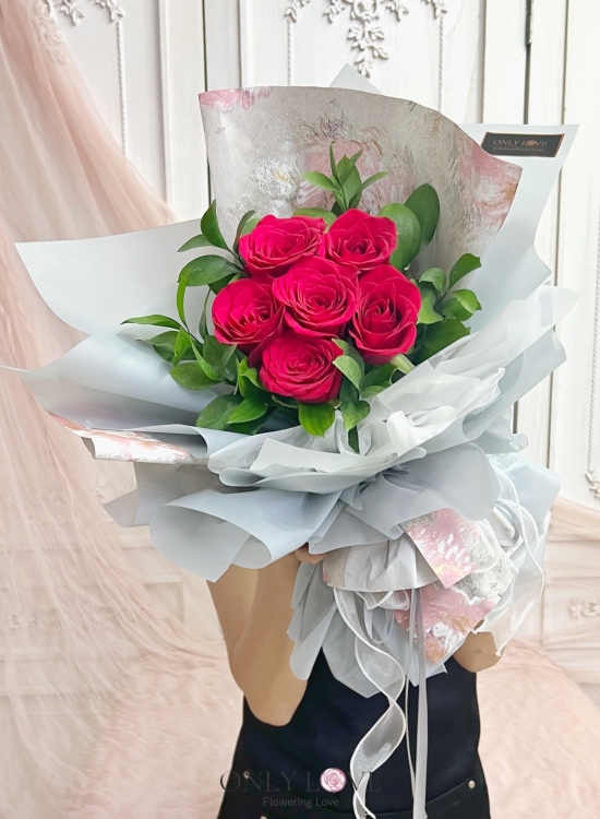 L58 Classic Elegance Rose Bouquet