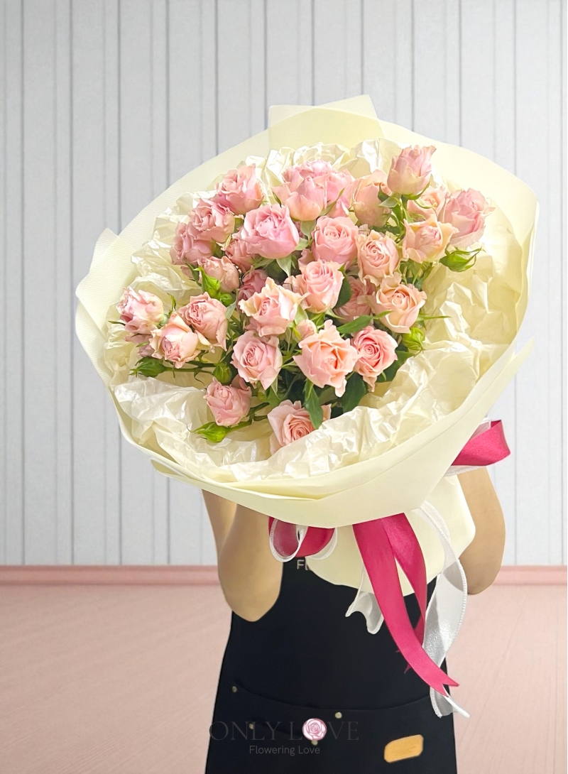 H12 Imported Rose Spray Bouquet