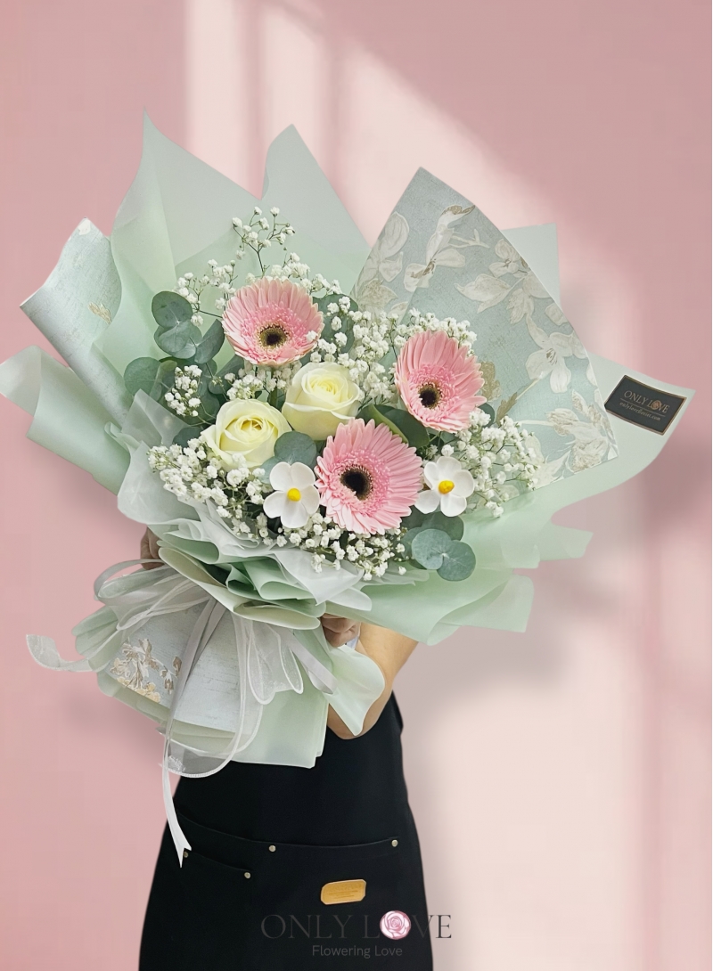 G05 Classic Elegance Gerbera Bouquet