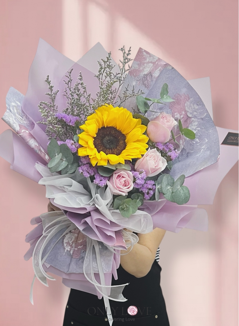 S09 Classic Elegance Sunflower Bouquet