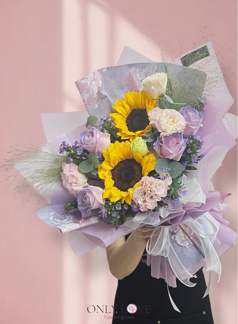 S03 Classic Elegance Sunflower Bouquet