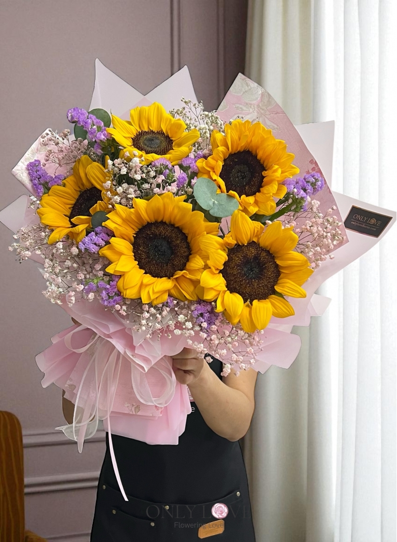 S18 Sunflower Bouquet