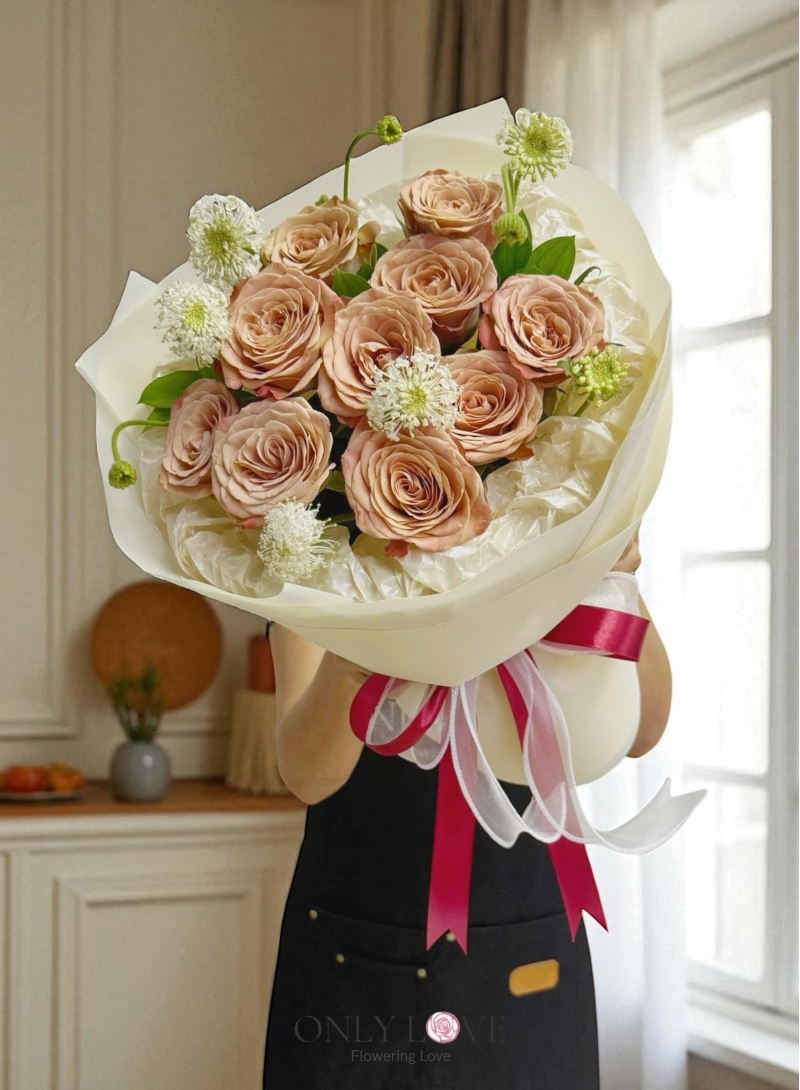 L175 Classic Bloom Rose Bouquet (Cappuccino)