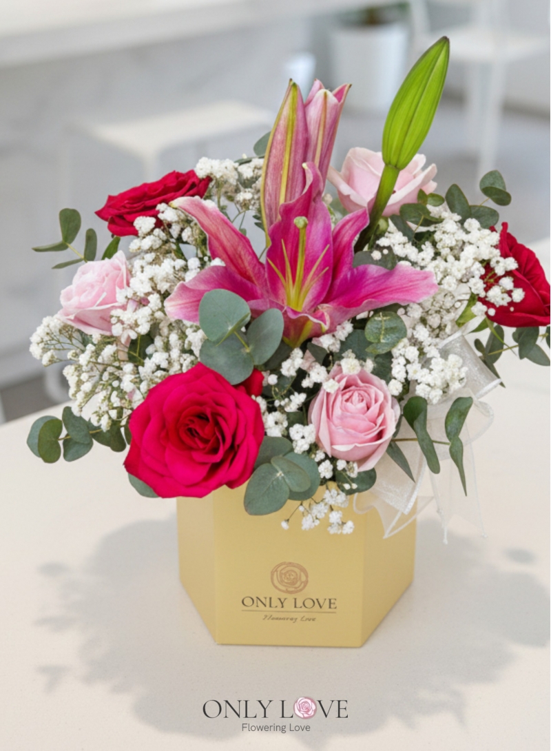 BB031 Classic Elegance Rose Bloom Box