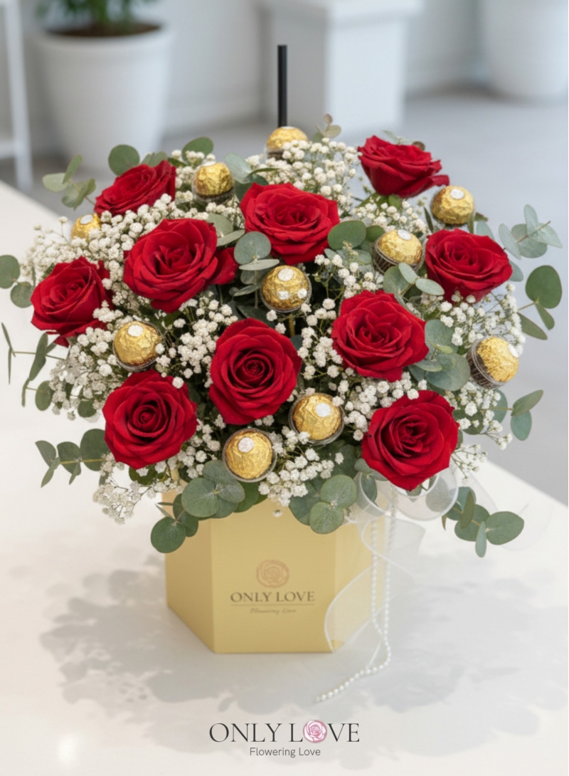 BB020 Classic Elegance Rose Choc Bloom Box